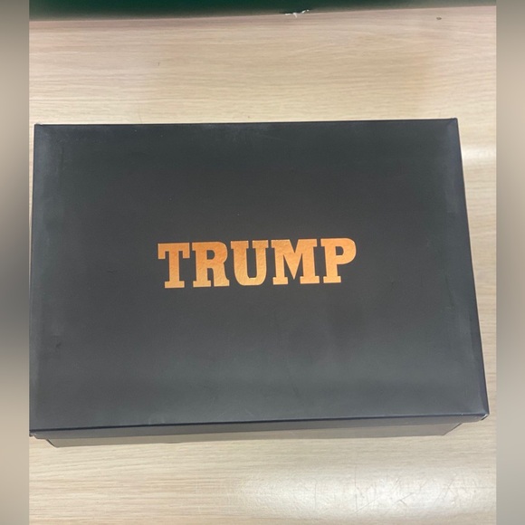 Trump Never Surrender Gold Sneaker - Picture 10 of 10